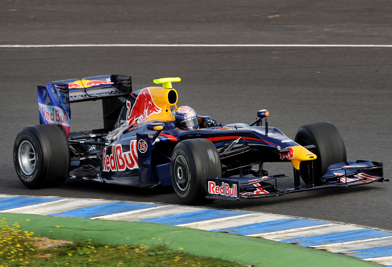 Illustration for article titled Red Bull Racing 2009 RB5 F1 Car Debuts At Circuito De Jerez, Gets Wings